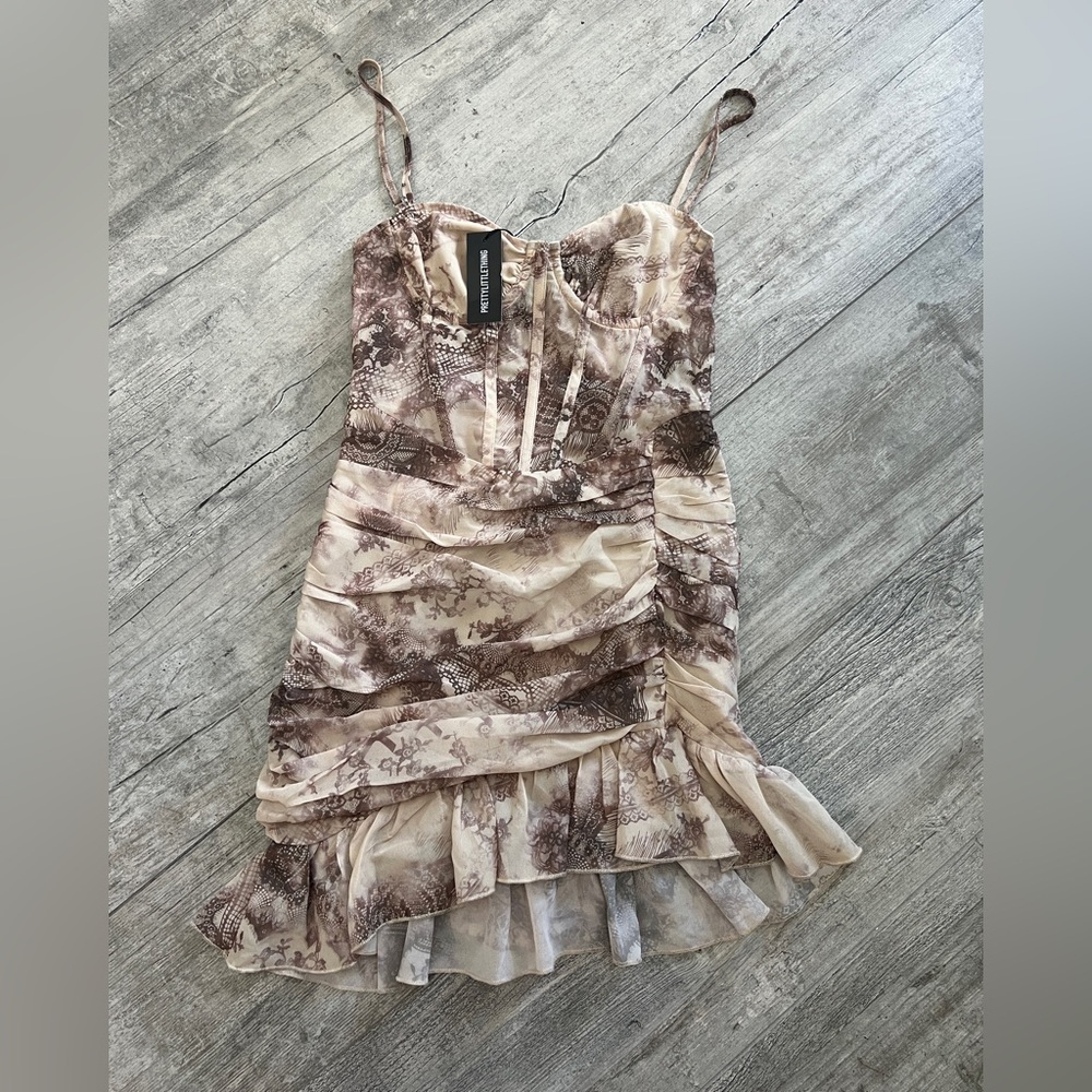NWT PrettyLittleThing NUDE FLORAL PRINT CORSET FRILL HEM BODYCON
